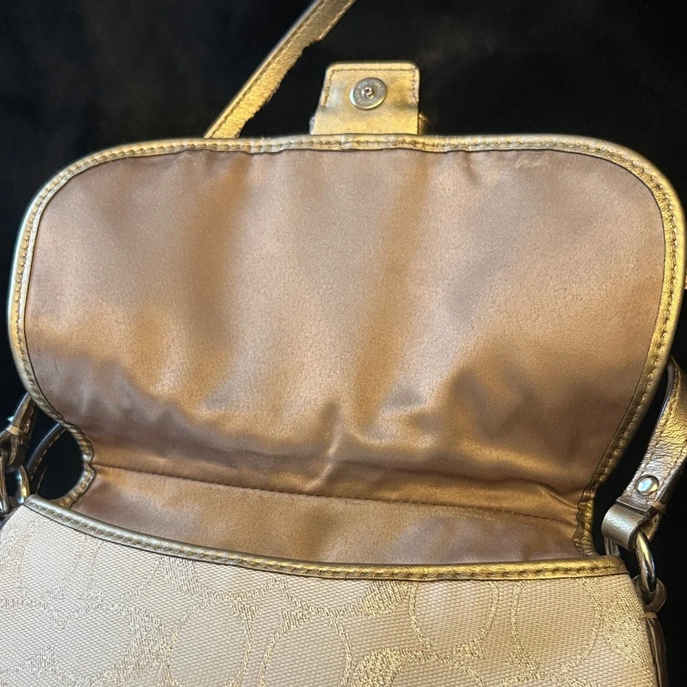 Coach Signature C Gold and Cream Soho Crossbody bag - Picture 11 of 16
